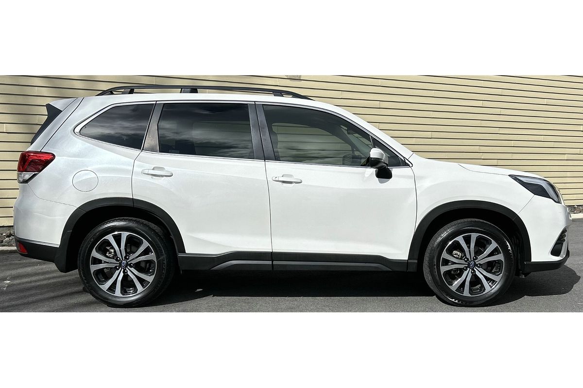 2024 Subaru Forester 2.5i Premium S5