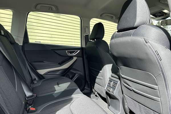 2024 Subaru Forester 2.5i Premium S5