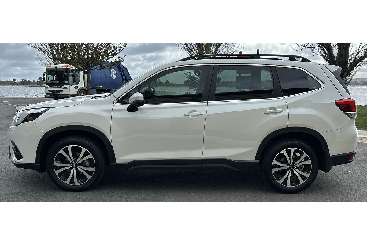 2024 Subaru Forester 2.5i Premium S5
