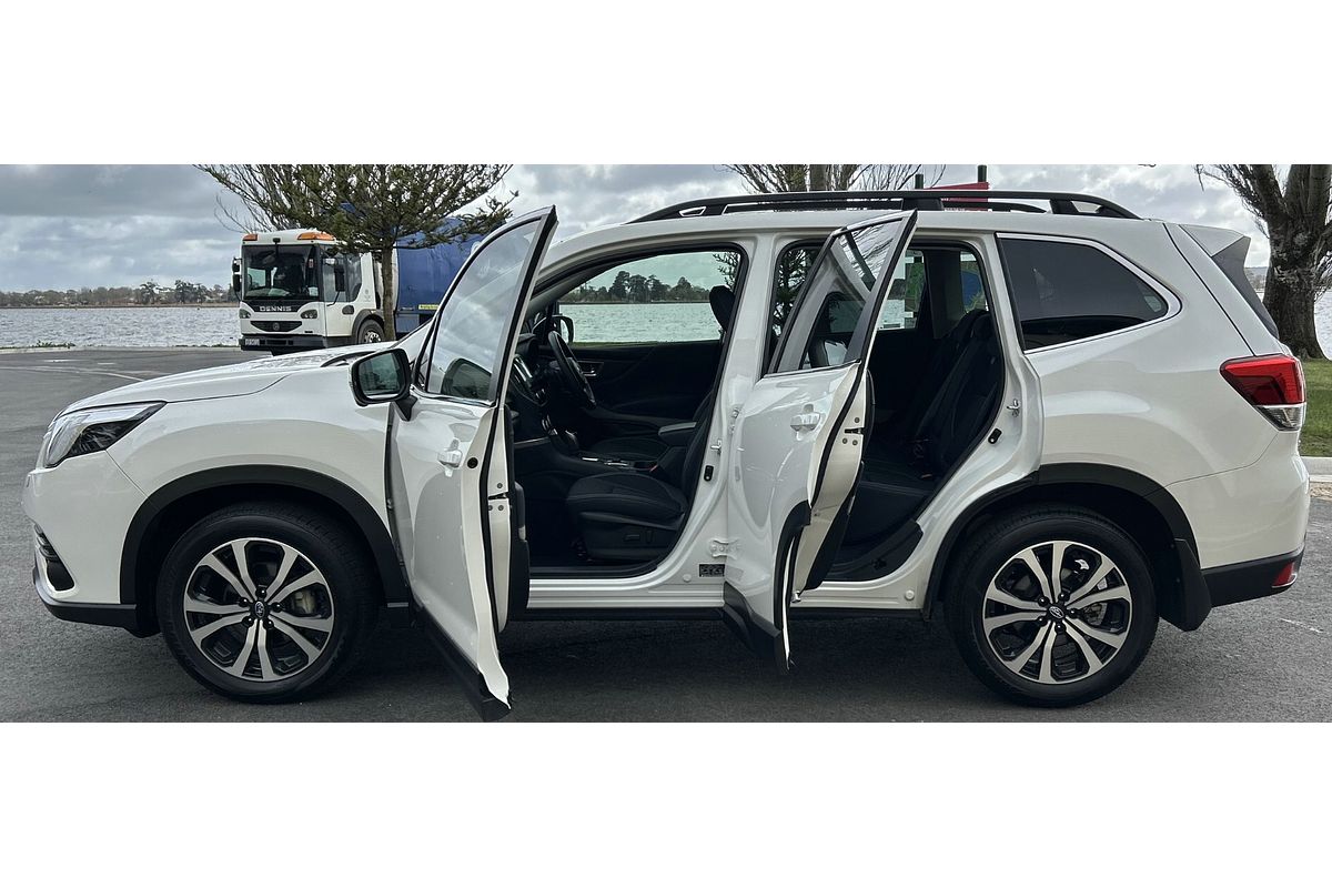 2024 Subaru Forester 2.5i Premium S5