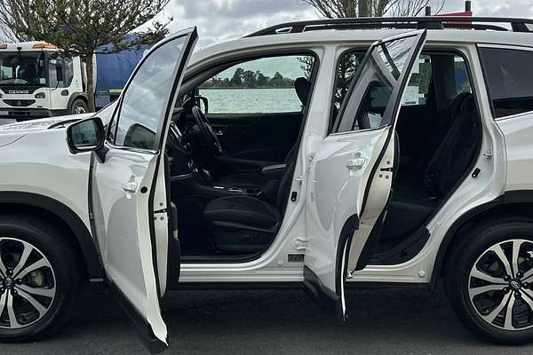 2024 Subaru Forester 2.5i Premium S5