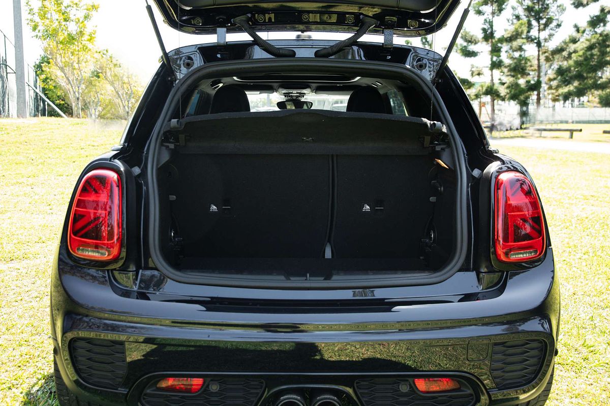 2020 MINI Hatch John Cooper Works Classic F56 LCI