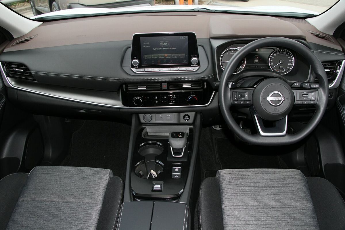 2025 Nissan X-TRAIL ST T33
