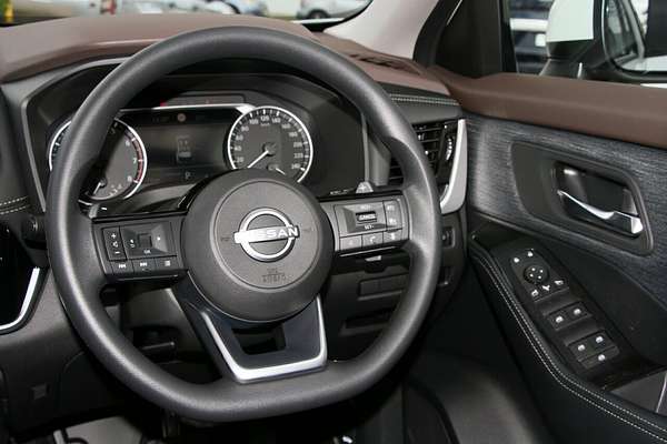 2025 Nissan X-TRAIL ST T33
