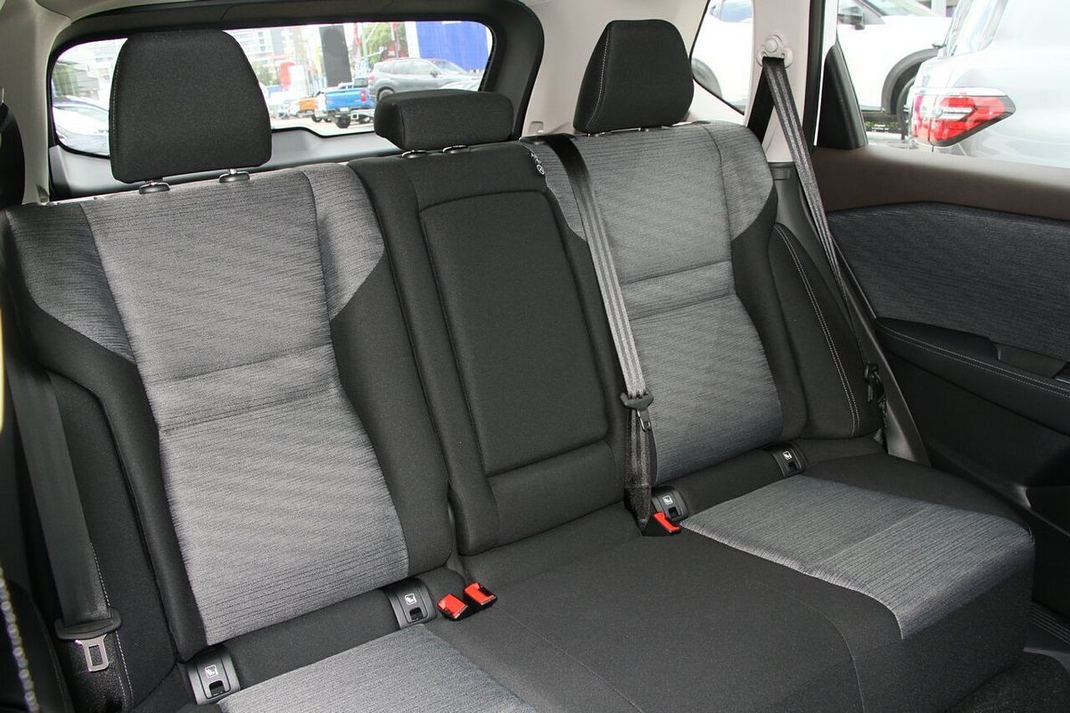 2025 Nissan X-TRAIL ST T33