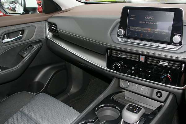 2025 Nissan X-TRAIL ST T33