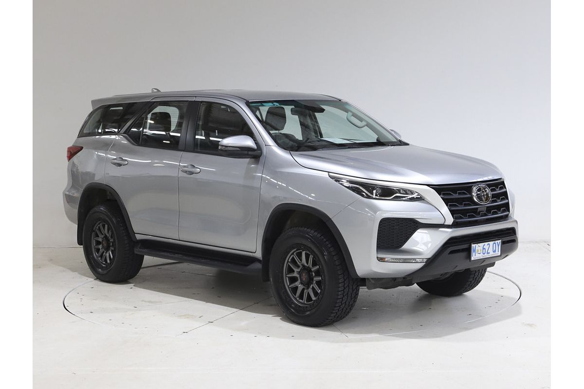Fortuner GX 2.8L T Diesel Automatic Wagon 2U84850 001