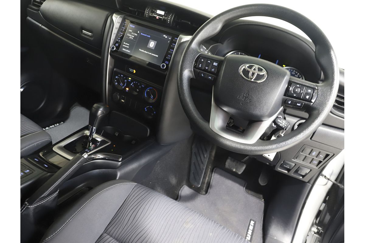 Fortuner GX 2.8L T Diesel Automatic Wagon 2U84850 001