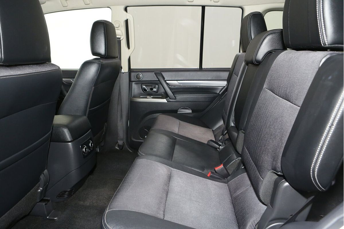 2019 Mitsubishi Pajero GLS NX