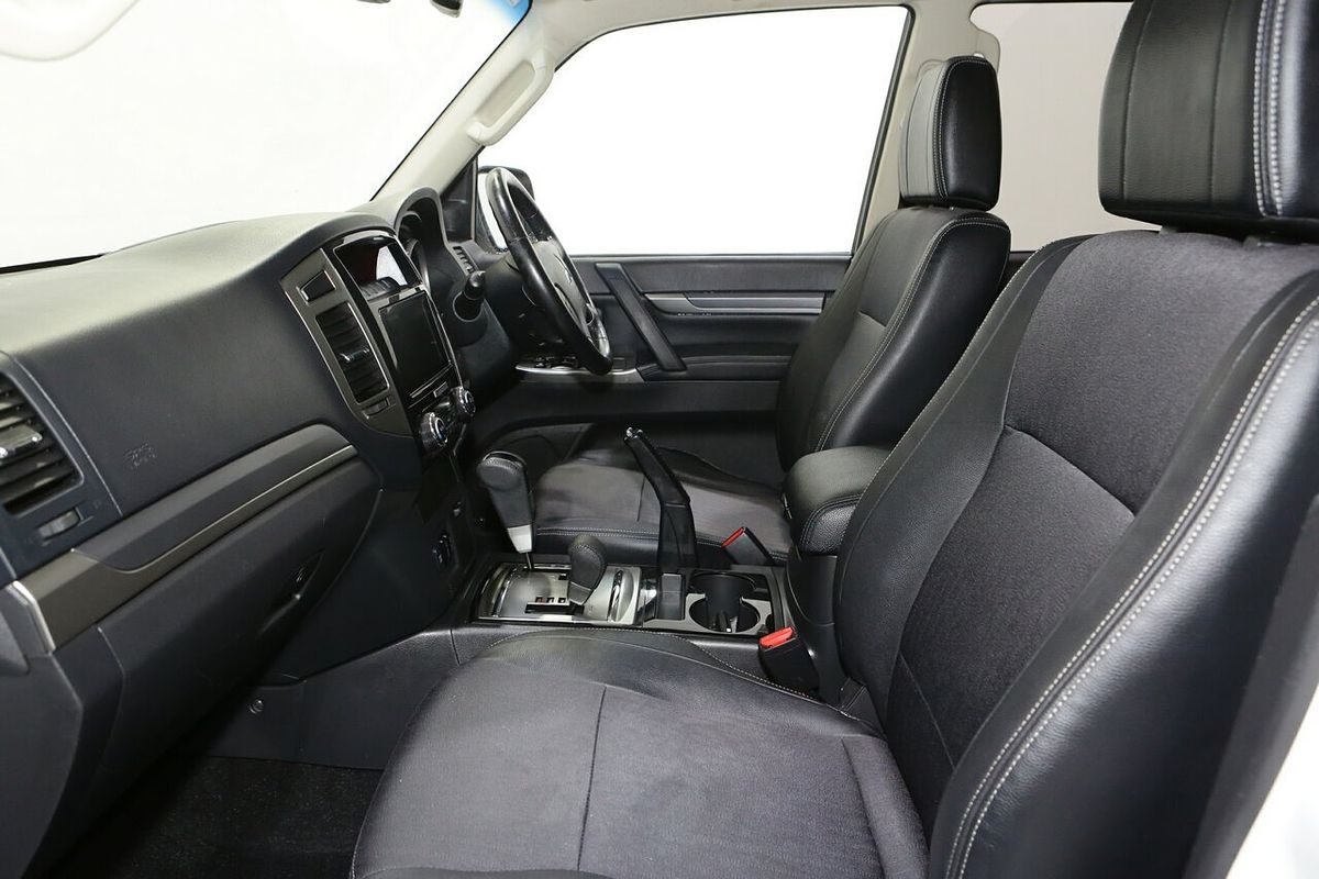 2019 Mitsubishi Pajero GLS NX