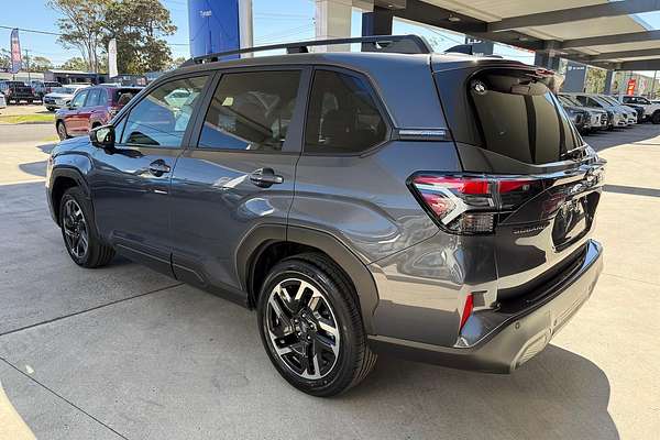 2025 Subaru Forester Premium S6