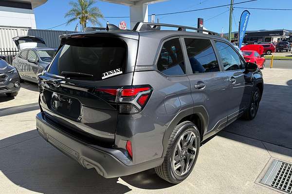 2025 Subaru Forester Premium S6