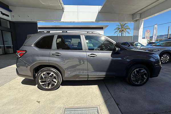 2025 Subaru Forester Premium S6