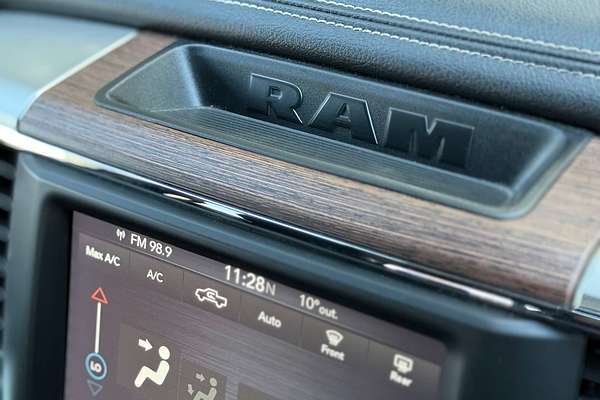 2019 RAM 1500 Laramie DS 4X4 SWB