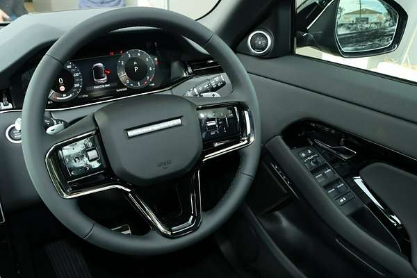 2025 Land Rover Range Rover Evoque P250 Dynamic SE L551