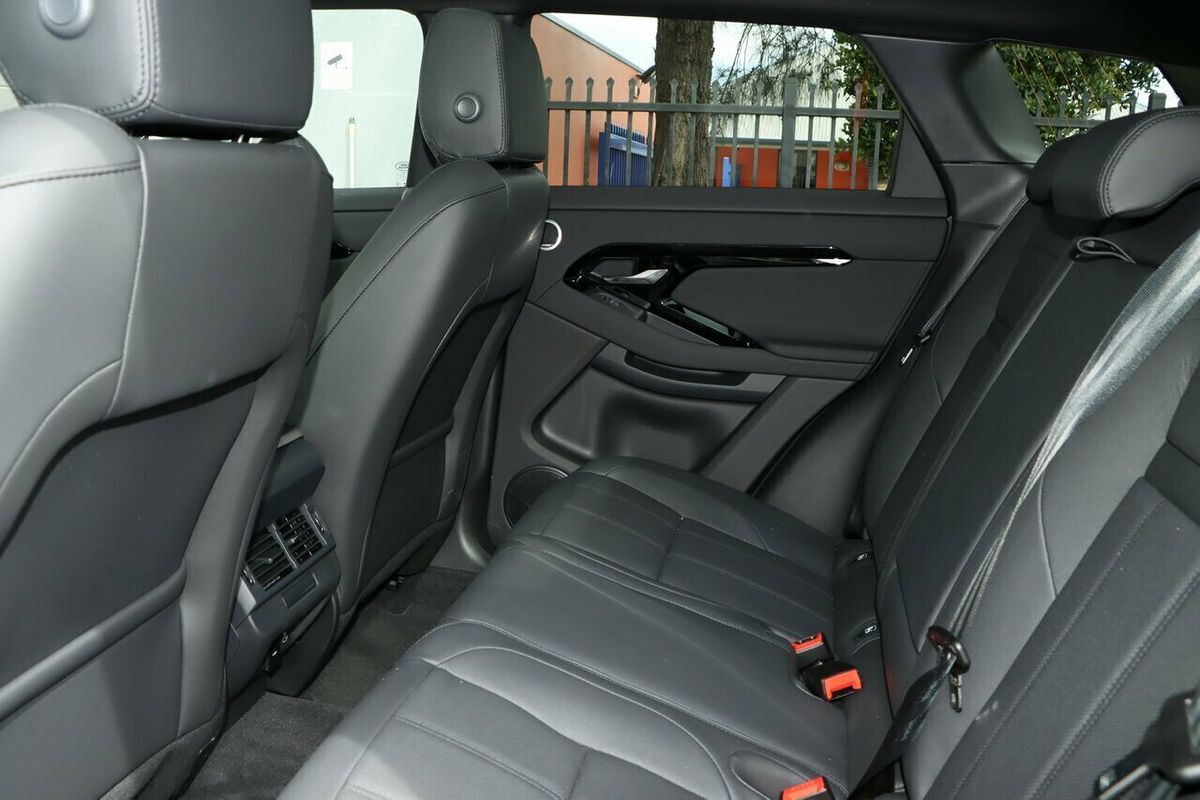 2025 Land Rover Range Rover Evoque P250 Dynamic SE L551