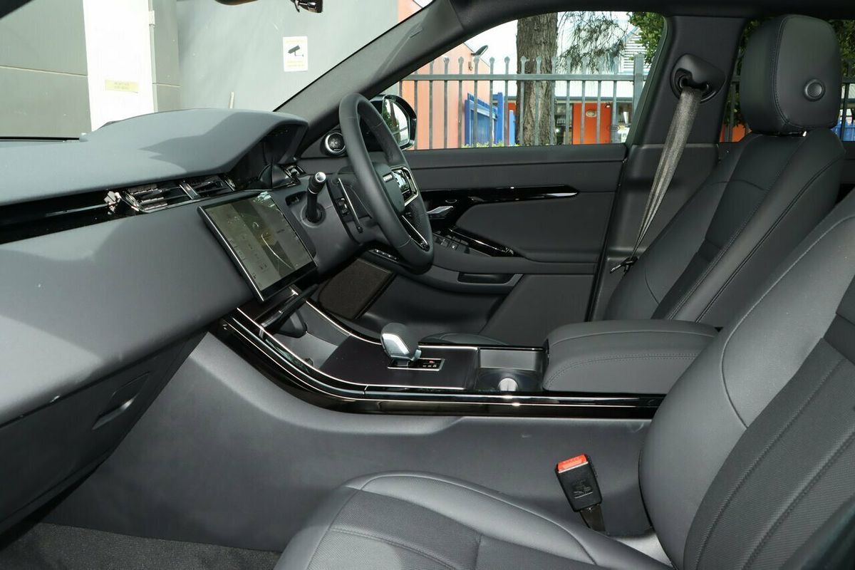 2025 Land Rover Range Rover Evoque P250 Dynamic SE L551