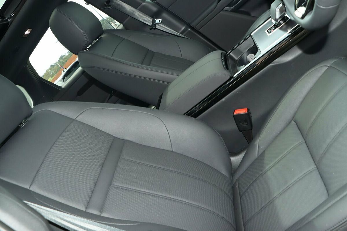 2025 Land Rover Range Rover Evoque P250 Dynamic SE L551