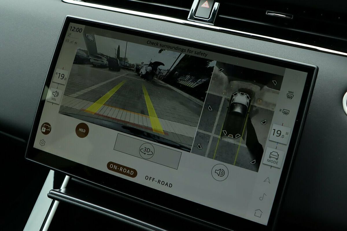 2025 Land Rover Range Rover Evoque P250 Dynamic SE L551