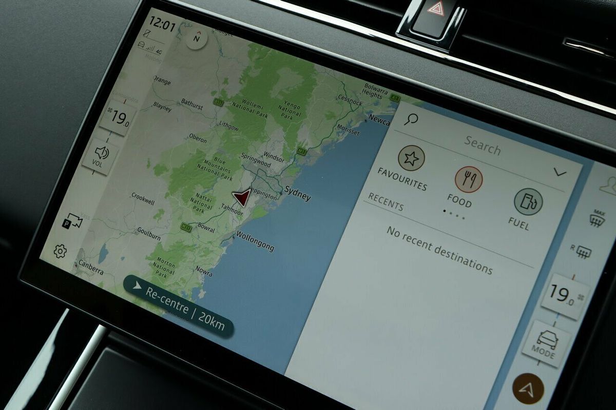 2025 Land Rover Range Rover Evoque P250 Dynamic SE L551