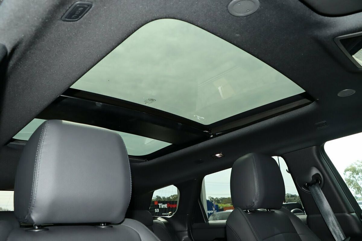 2025 Land Rover Range Rover Evoque P250 Dynamic SE L551