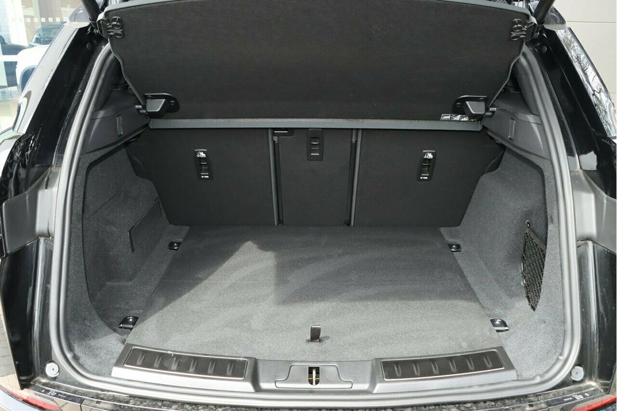 2025 Land Rover Range Rover Evoque P250 Dynamic SE L551