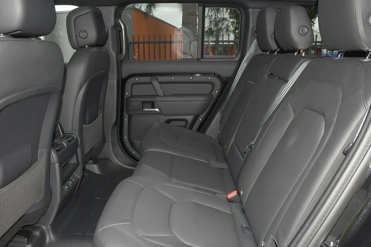 2025 Land Rover Defender 110 D350 X-Dynamic HSE L663
