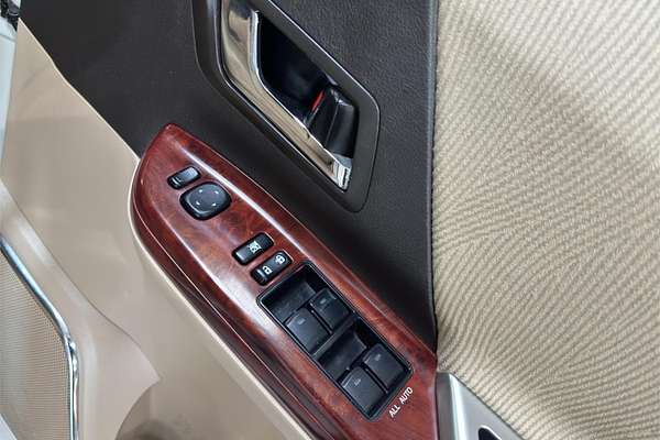 2010 Toyota Alphard 350G Welcab