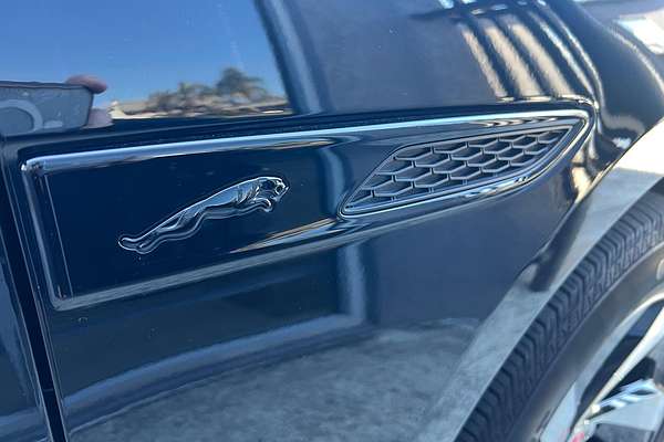 2023 Jaguar F-PACE P250 R-Dynamic S X761