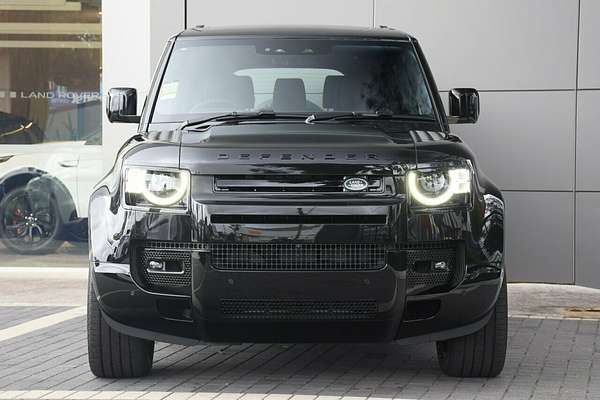 2025 Land Rover Defender 130 P400 X-Dynamic SE L663
