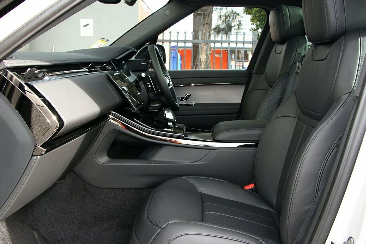 2025 Land Rover Range Rover Sport D250 Dynamic SE L461