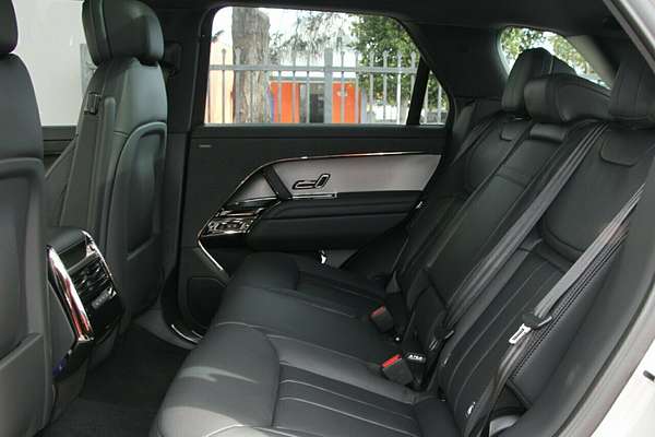 2025 Land Rover Range Rover Sport D250 Dynamic SE L461