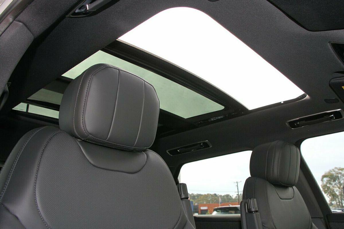 2025 Land Rover Range Rover Sport D250 Dynamic SE L461