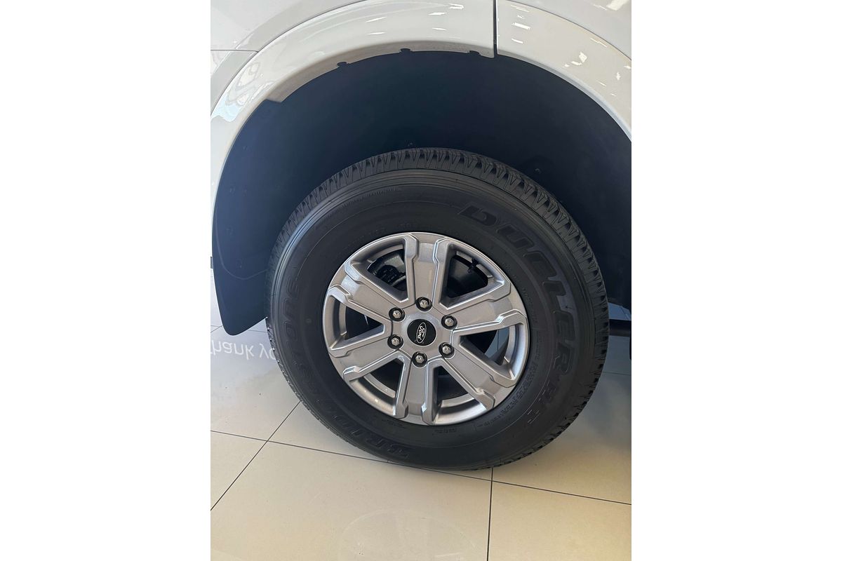 2025 Ford Everest Ambiente  2.0L