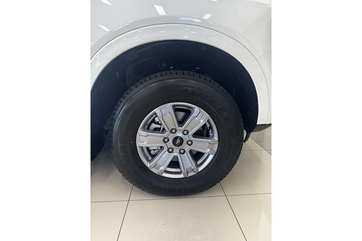 2025 Ford Everest Ambiente  2.0L