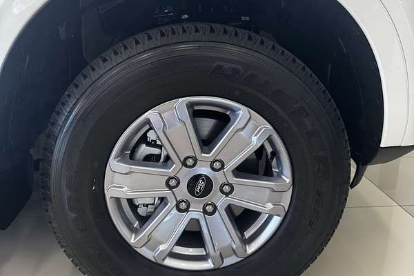 2025 Ford Everest Ambiente  2.0L