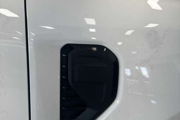 2025 Ford Everest Ambiente  2.0L