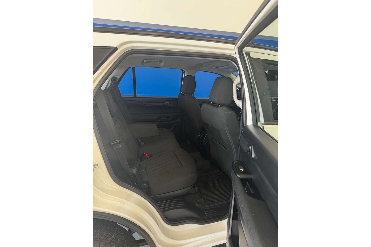 2025 Ford Everest Ambiente  2.0L