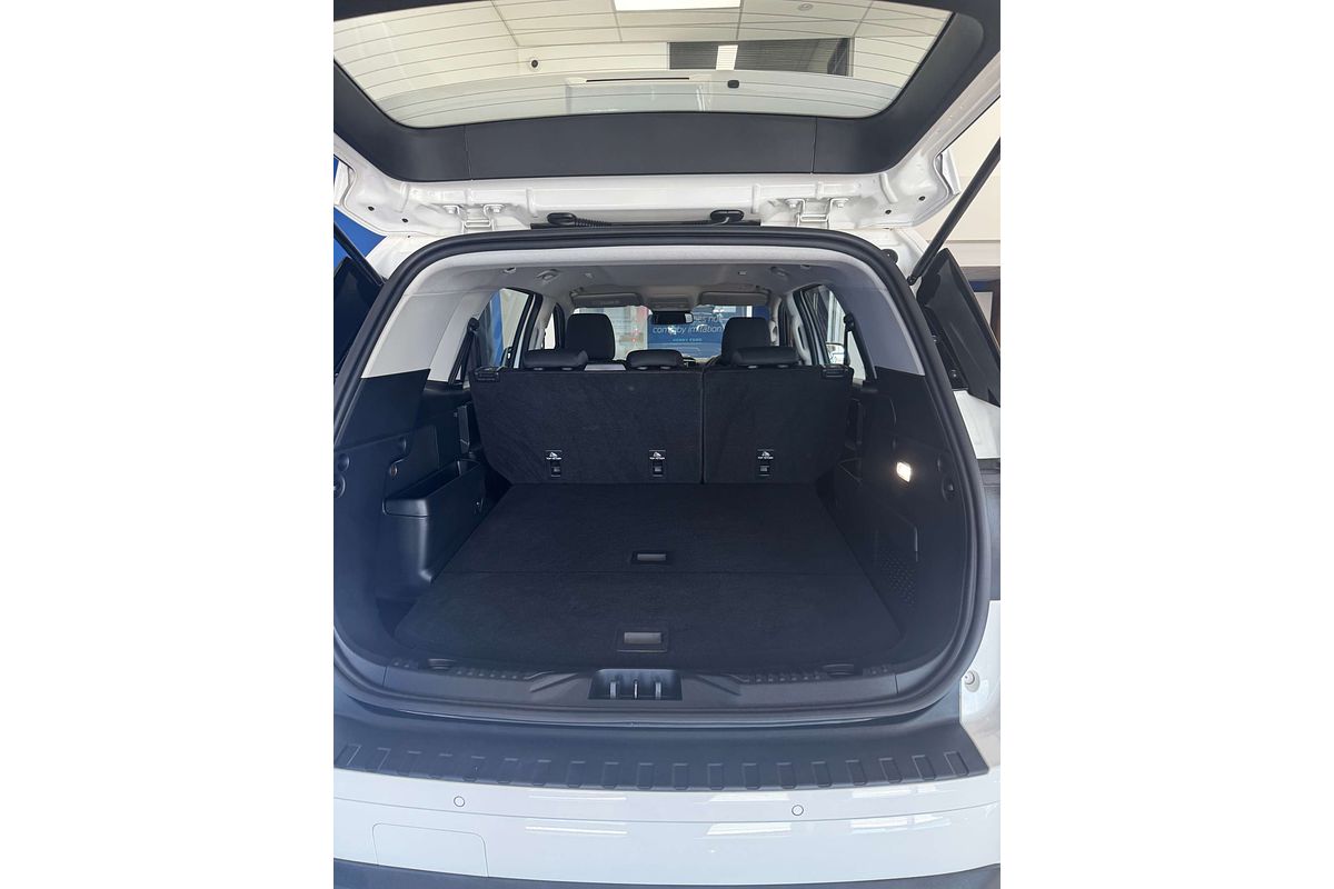 2025 Ford Everest Ambiente  2.0L
