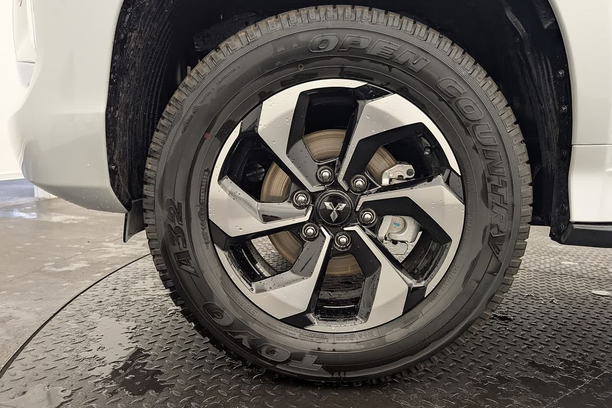 2025 Mitsubishi Pajero Sport Exceed QG