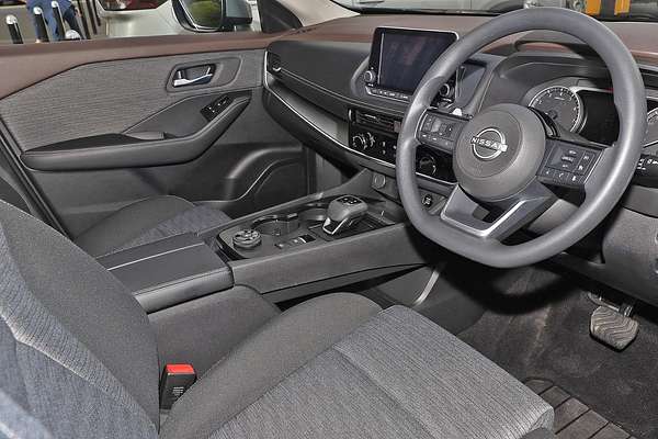 2025 Nissan X-TRAIL ST T33