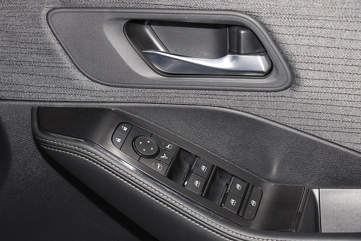 2025 Nissan X-TRAIL ST T33