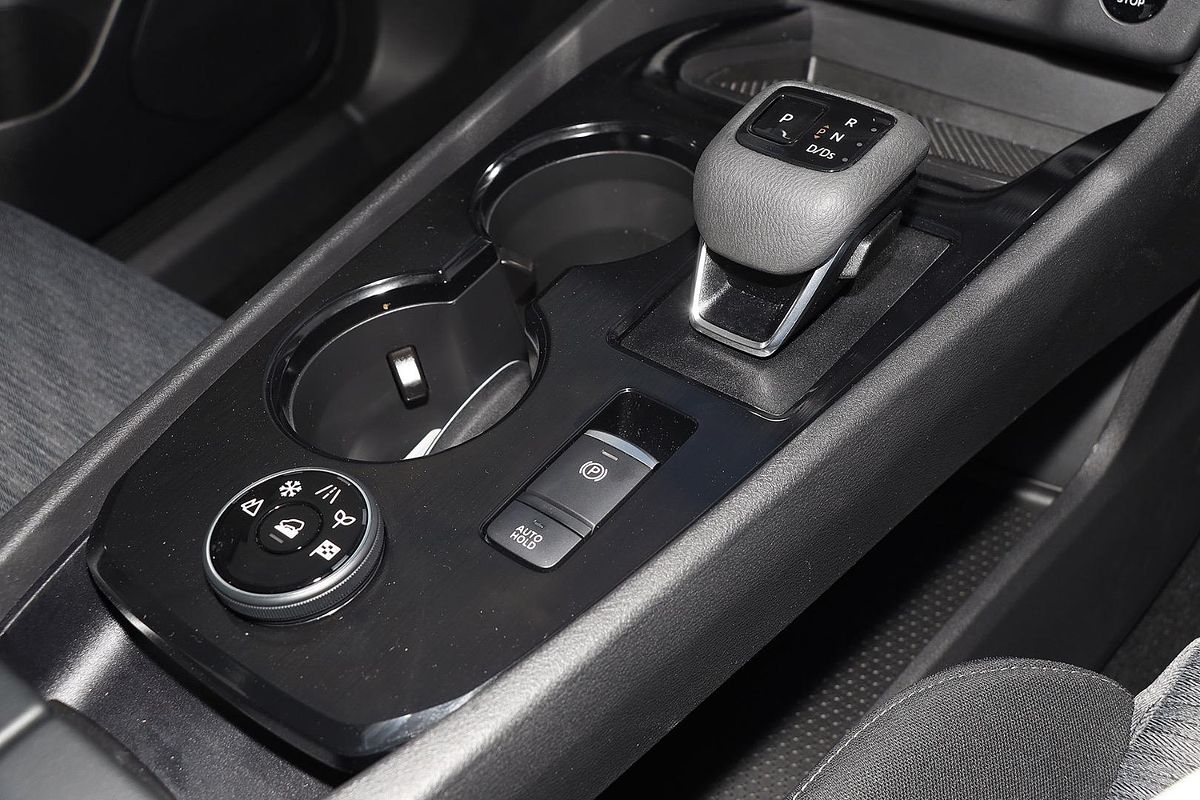 2025 Nissan X-TRAIL ST T33