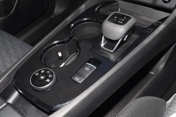 2025 Nissan X-TRAIL ST T33