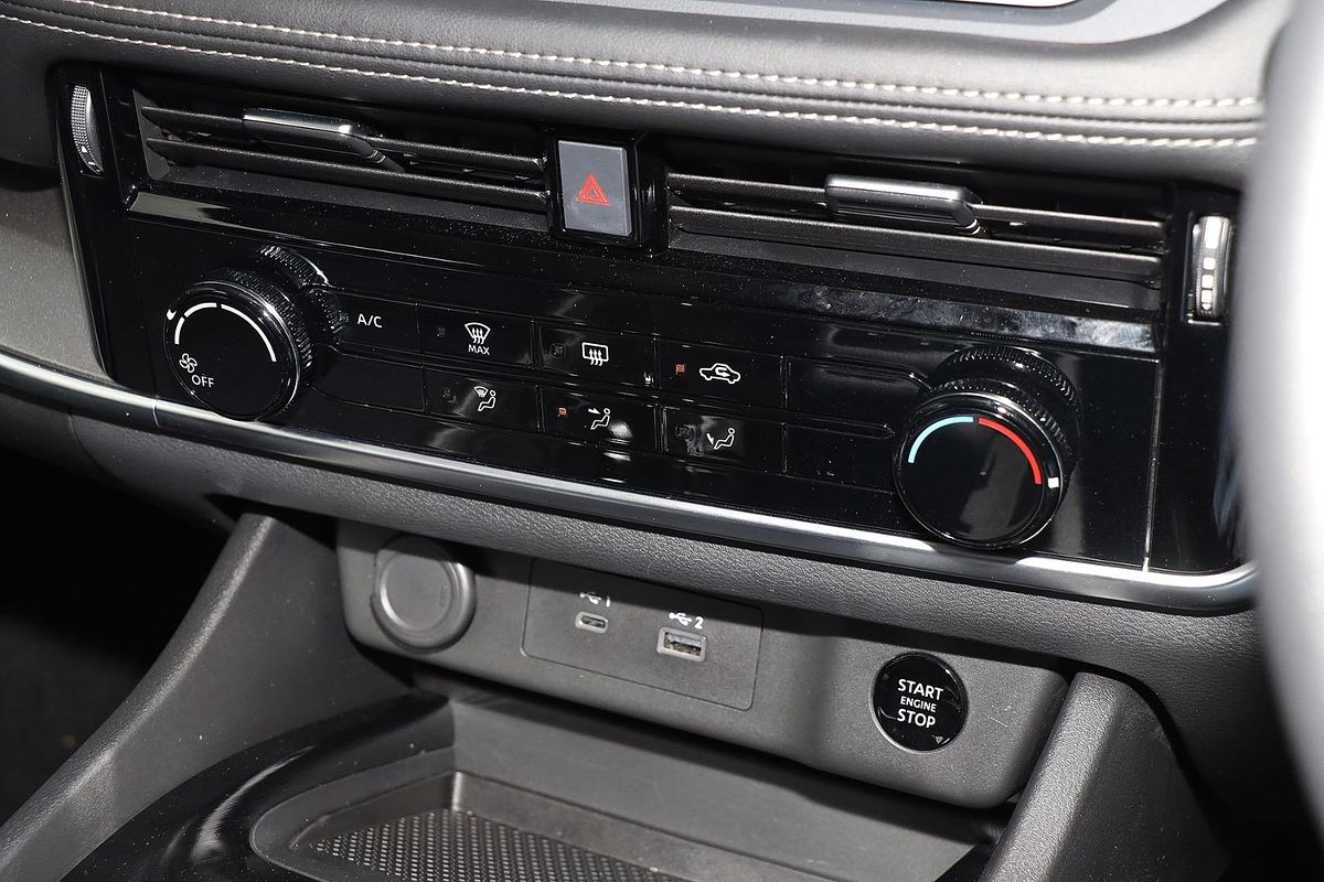 2025 Nissan X-TRAIL ST T33