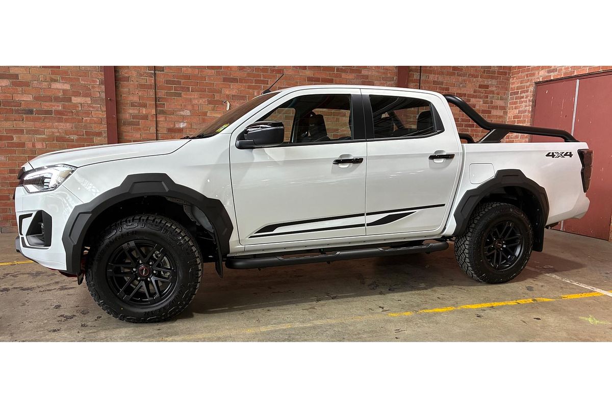 2025 Isuzu D-MAX BLADE 4X4