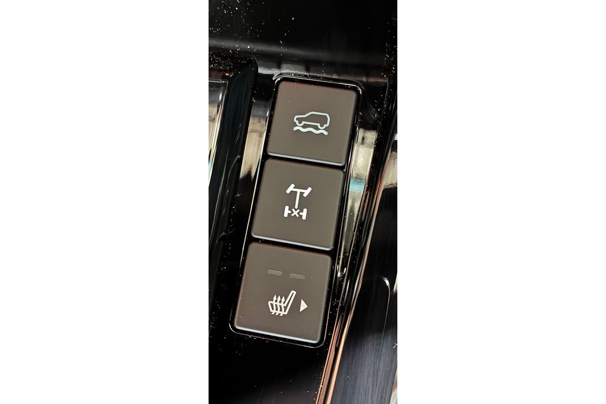 2025 Isuzu D-MAX BLADE 4X4