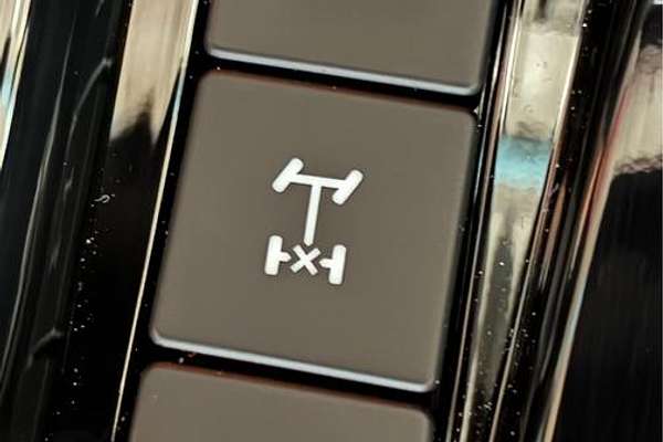 2025 Isuzu D-MAX BLADE 4X4