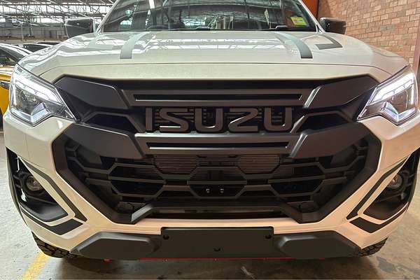 2025 Isuzu D-MAX BLADE 4X4