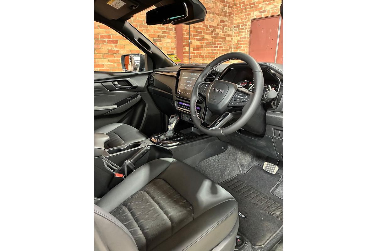 2025 Isuzu D-MAX BLADE 4X4